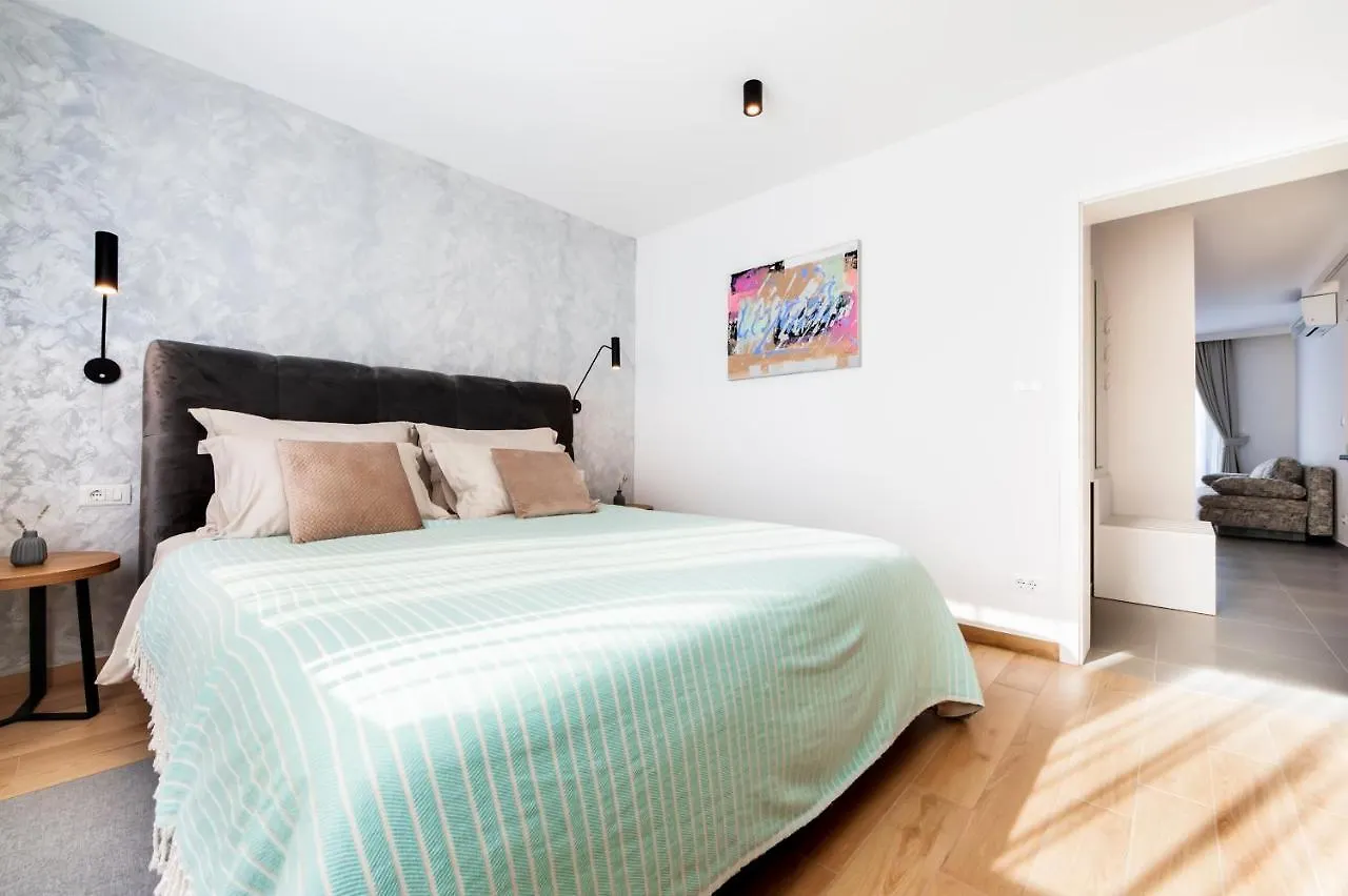 Luxury Residence Levante Tramontana 2 Rovinj 0*,  Croatia